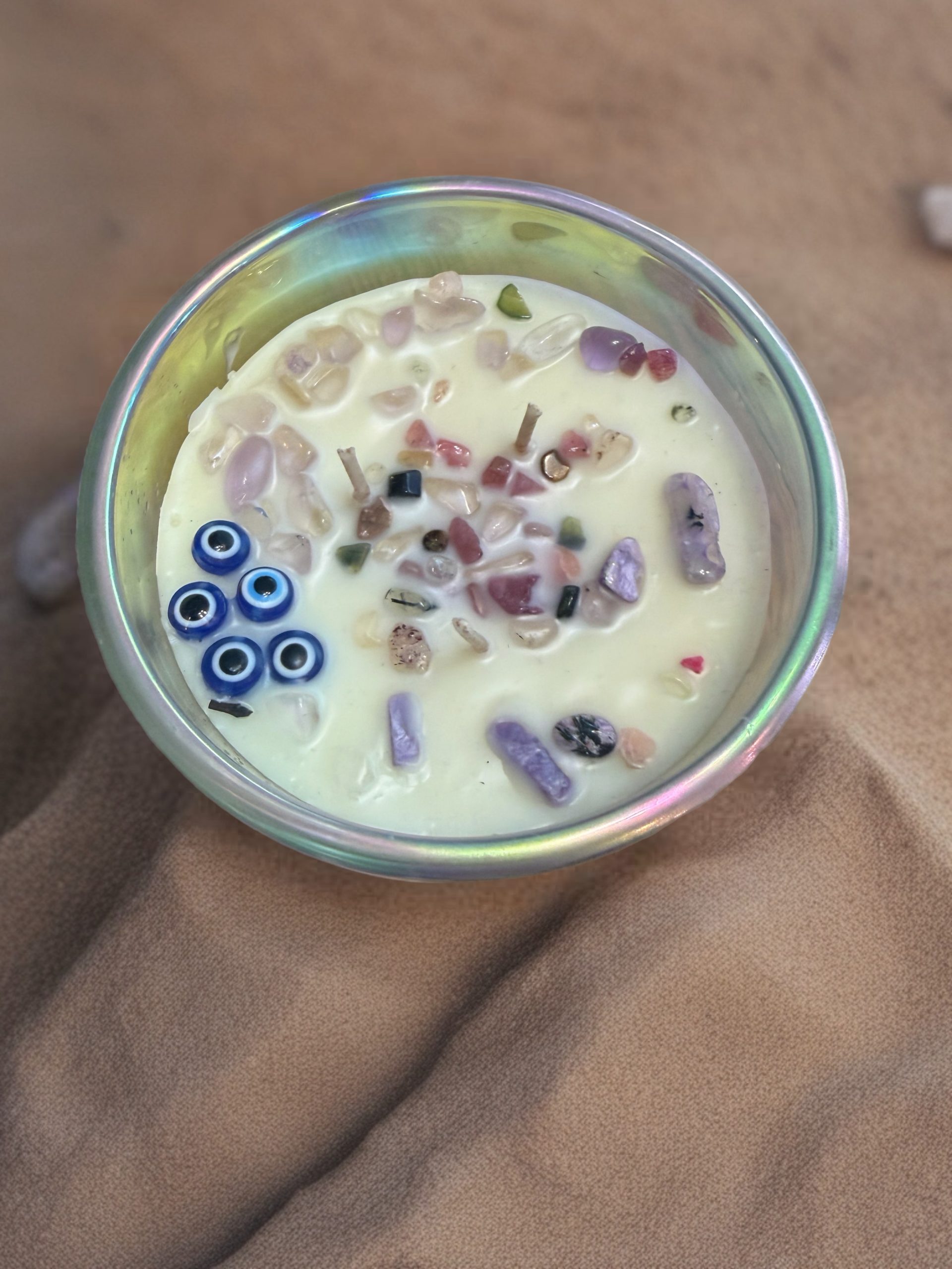 Tropical Amber Candle – 16 oz Three-Wick Candle Hand-poured 16 oz Tropical Amber candle with a coconut apricot wax blend, featuring warm golden tones and a tropical-inspired fragrance aesthetic.